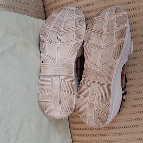 BURBERRY VINTAGE CHECK PLAID SNEAKERS - Picture 10 of 10